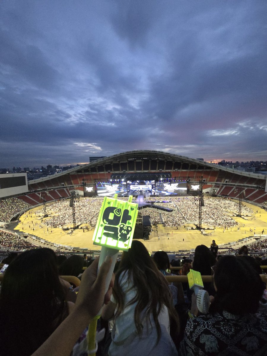 naranaey's tweet photo. กลางแบบตะโกน #NCTDREAM_THEDREAMSHOW4_BANGKOK
#NCTDREAM_THEDREAMSHOW4inBKK https://t.co/6O1LVEWIzM