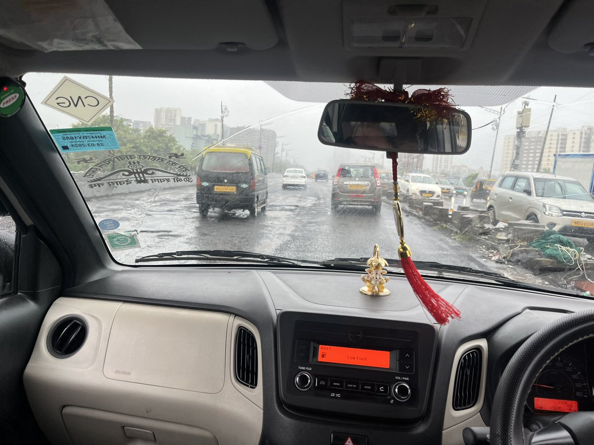 pmsinghania's tweet photo. Frustrating to see such poor condition of Mumbai Western Express Highway. 2 hours+ congestion due to 1 stretch of poor road in Bandra. Will someone get fined?
@MumbaiPolice @mieknathshinde @Dev_Fadnavis #MumbaiTraffic https://t.co/7wf6lADwZS