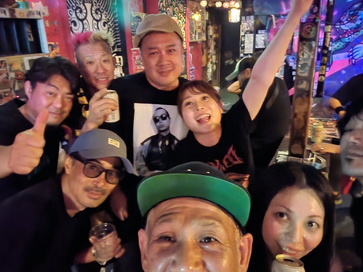 BehotNaoyan's tweet photo. 3週間ぶり?のライヴハウス
久しぶりに #GYAKUSO 観てきた
あと、ドキンちゃんが加入した #メラカス #MADCOW #USEMeAGAIN どれもカッコええし楽しかった✌
ほんでちょっと早目に出てあゆみちゃんと京橋で🍺✨🍺
お盆は孫来てたり仕事もあったりで何かとバタバタやったからお疲れさん会
てこと~~👍 https://t.co/jsUOkhugnh