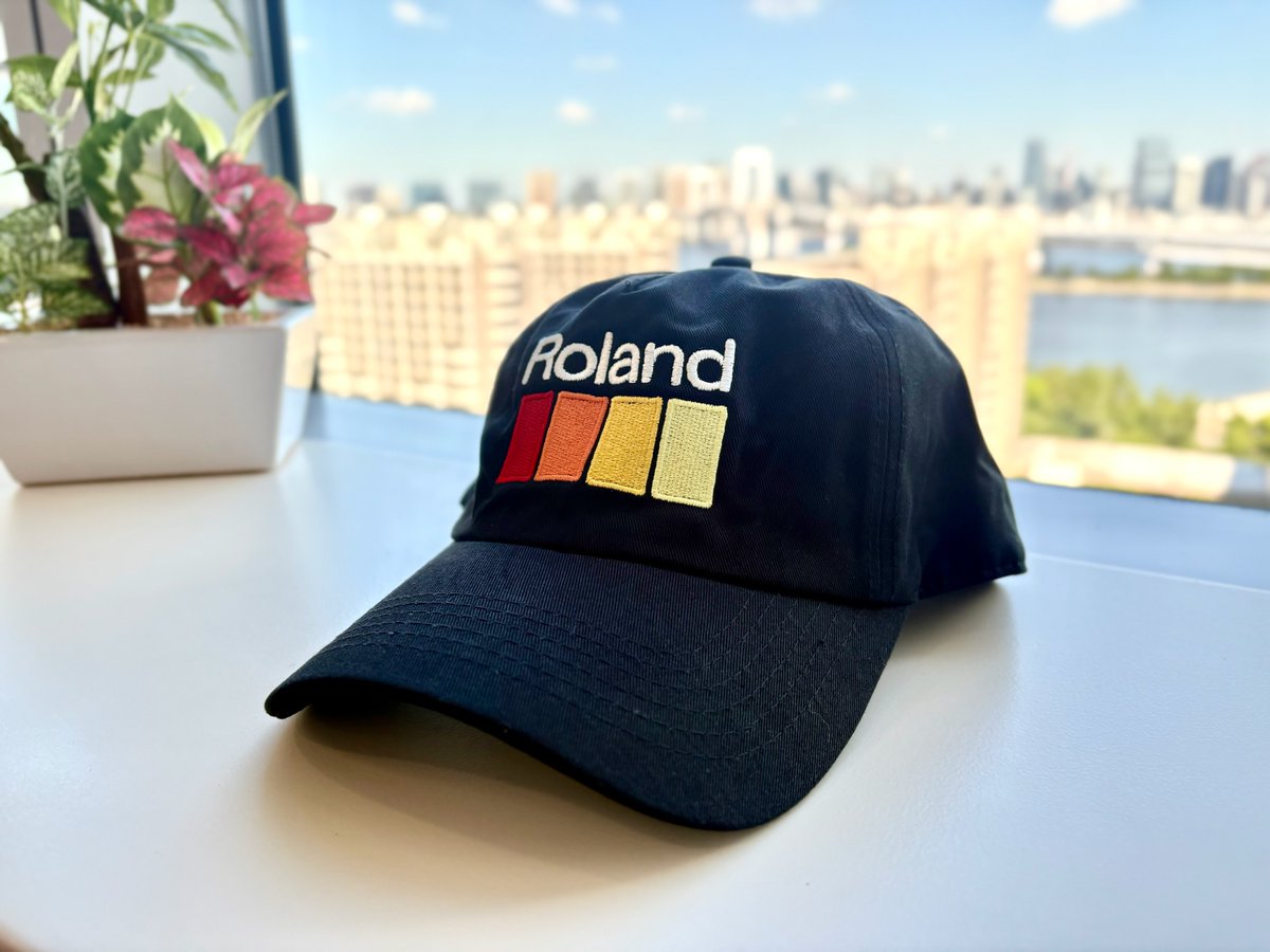 MyRoland's tweet image. ＼#808プロフィール まだまだ募集中！／

#808day 記念！
あなたとTR-808の思い出をシェアしよう♪

@MyRoland をフォロー＆ #808プロフィール をつけて画像をシェア✨
🔽
抽選で3名様にTR-808デザインのキャップをプレゼント！
応募は8/20(水) まで♪

詳細は引用元をチェック！