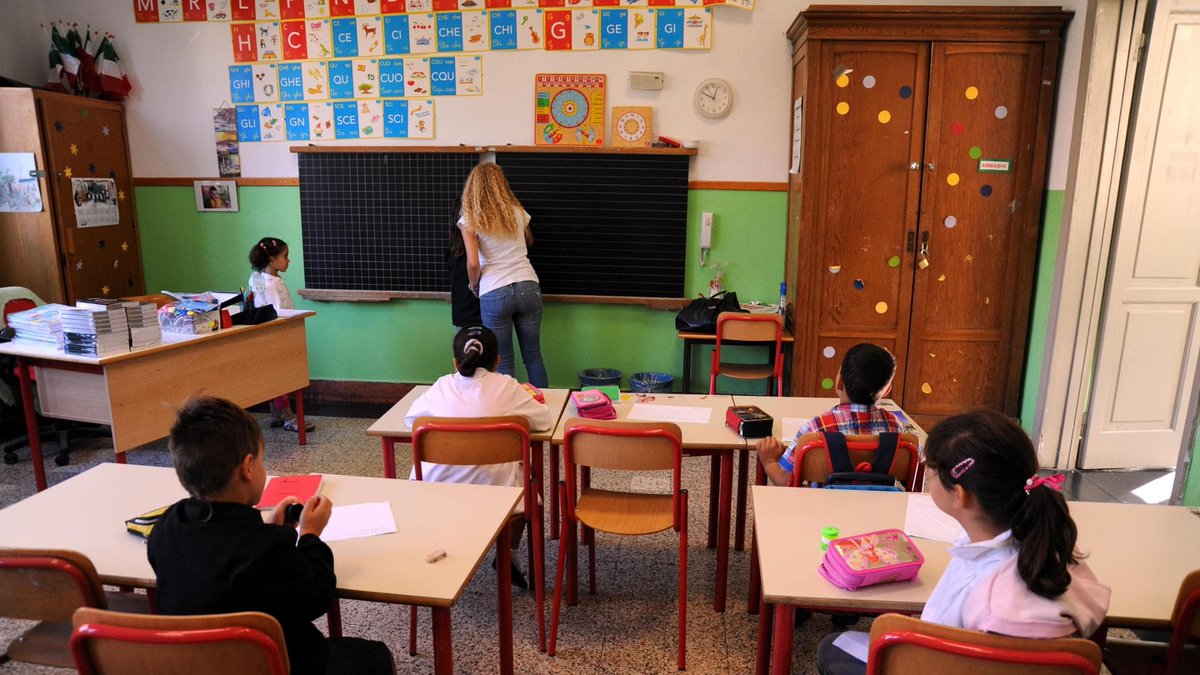 Cattedre vacanti in Lombardia, ora è caccia a 20 mila supplenti milano.repubblica.it/cronaca/2025/0…