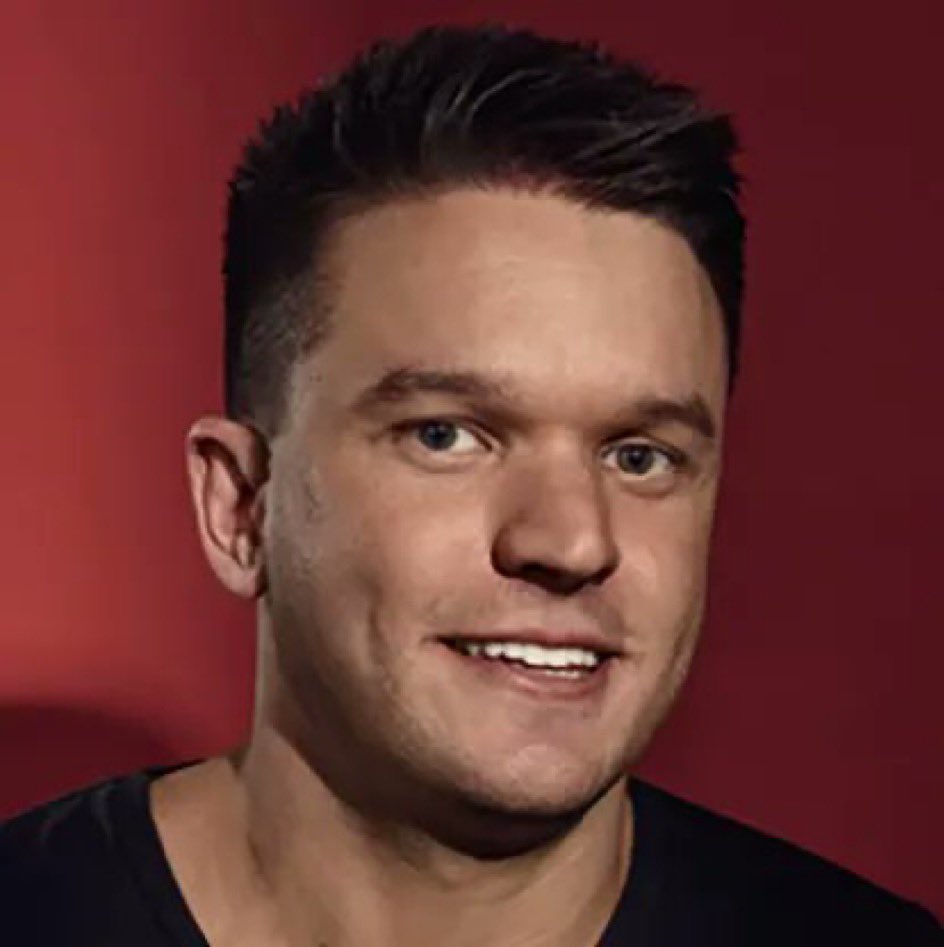 Ed Craven ($2.8B) - Australia, 29 years old

The other SELF-MADE billionaire under 30!

Co-founded Stake, reportedly the world's largest crypto-backed online casino, which generated $4.7B in revenue last year.

The platform handles 2-4% of ALL Bitcoin transactions globally!