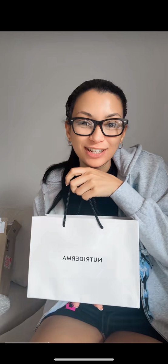 Tsholo_______'s tweet photo. Good morning Fam💃🥰we celebrate everything this side🤏🏽 Nutridema is on sale at Dischem 💃💃💃

NUTRIDERMA X ASHLEY OGLE
GLOWING WITH ASHLEY OGLE
#BrylnnAshleyOgle
#AshleyOgleGlowMode https://t.co/G3HJvOsT3X