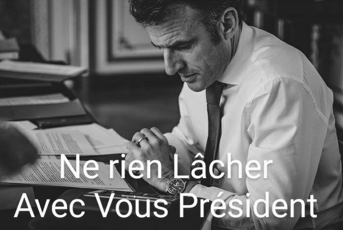 DEYCatherine1's tweet photo. @lallier_michel @EmmanuelMacron @Brigitte1eDame Bonjour Michel bon lundi �� toi aussi merci gros bisous 😘 bonjour M le Président de la République @EmmanuelMacron ❤️👍👏 bonjour Mme Brigitte Macron ❤️💐@Brigitte1eDame #AvecvousPresident très bon lundi et soutien #Ukraine fière de vous Président !
@EmmanuelMacron Merci 👍👏 https://t.co/OjGarD4w3V