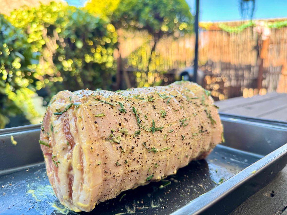 CookingSoulsa's tweet photo. Happy Monday.  Here is a rolled pork belly roast seasoned with rosemary, salt, pepper &amp; mustard for some comfort food feasting later on..🔥#rolledporkbelly #feedyoursoul #happyfriday #porknight #festivalseason #delicious #cookingsoulpodcast🎙️ #cookingsoulsa https://t.co/fhdPZV97th