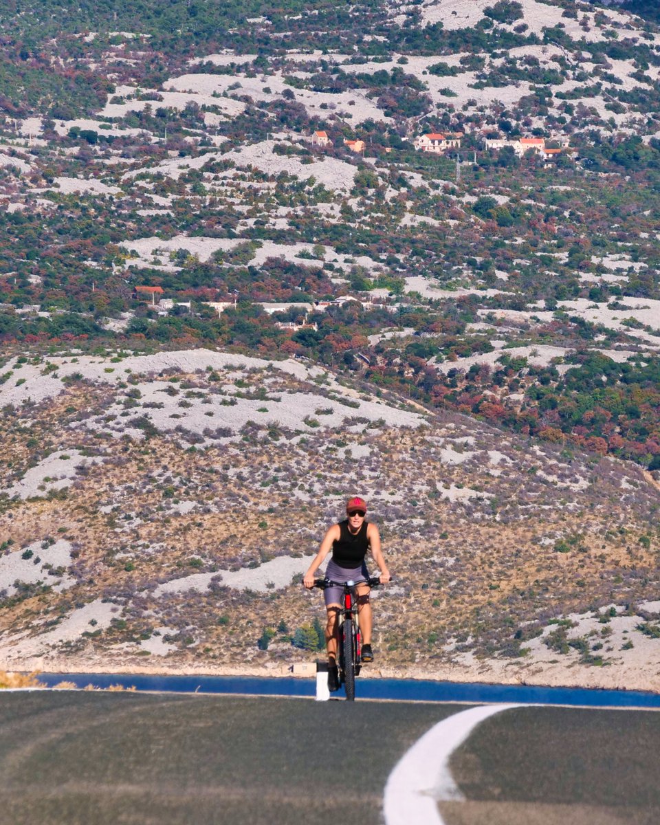 Mondays aren’t easy.
Like the first push of the pedal, they take effort to start. 🚲

But once you get moving, the ride feels lighter and so does the day.

#Bicycle #cycling #life #ActiveLife #Active #MondayMotivation #bike #ride #ActiveLiving