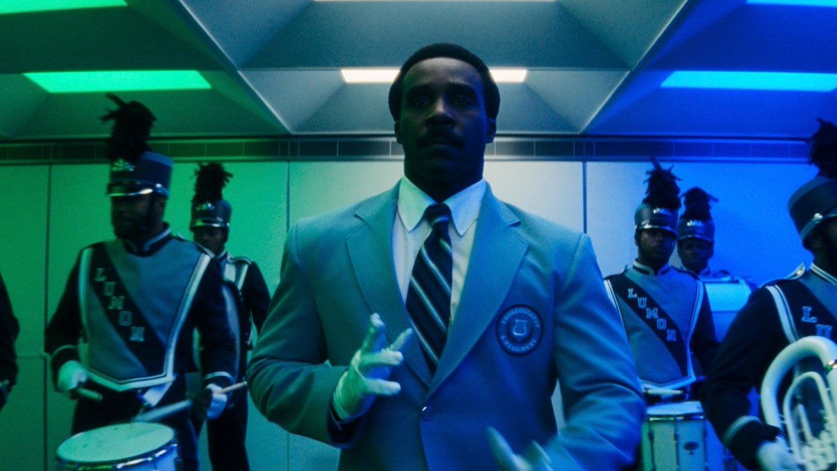 melanews's tweet image. Durante la proiezione di Zoolander al Cinespia, Ben Stiller ha sorpreso il pubblico con un'introduzione in costume da Derek Zoolander. Tramell Tillman, di Severance, ha fatto un ingresso trionfale accompagnato dalla USC Band 🎺🎷 

#AppleTVPlus #Zoolander #Severance