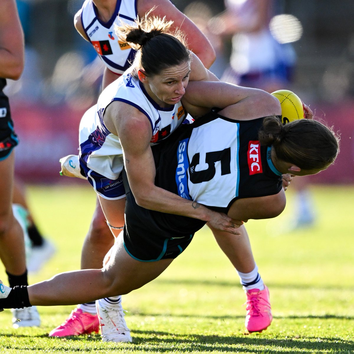 a reminder Kiara Bowers missed 651 days of footy, gave birth, and then returned like nothing had changed 🤯

Round 10 2023
22 disposals, 18 tackles, 7 clearances

Round 1 2025
22 disposals, 13 tackles, 6 clearances

#foreverfreo