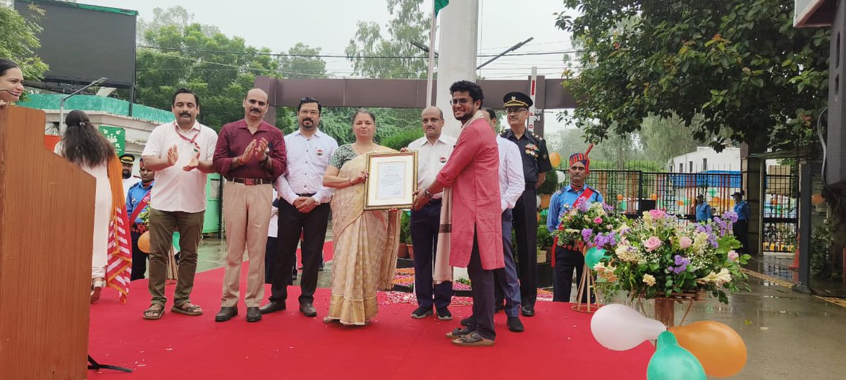 AIIA_NDelhi's tweet image. On the occasion of Independence Day celebrations, AIIA, New Delhi, proudly honoured four of our distinguished faculty members with the Extraordinary Service Award for their unwavering dedication and exemplary contributions to Ayurveda:
