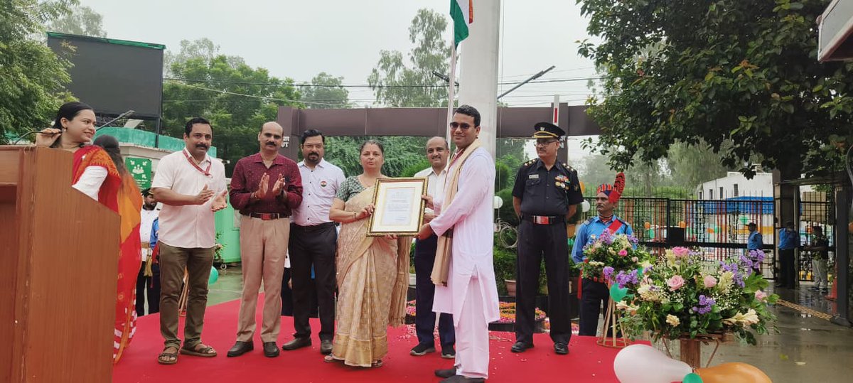AIIA_NDelhi's tweet image. On the occasion of Independence Day celebrations, AIIA, New Delhi, proudly honoured four of our distinguished faculty members with the Extraordinary Service Award for their unwavering dedication and exemplary contributions to Ayurveda:
