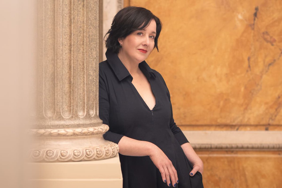 Acabo de terminar #EnElBarro y no entiendo como pueden verla por personajes hegemónicos y sólo hablar de ello cuando existen ESTOS reyes de la actuación en la misma, me saco el sombrero, el resto es aceptable pero ni siquiera entra en debate