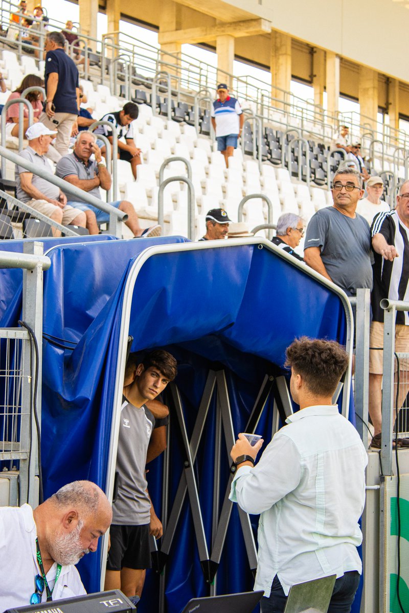FSB1912's tweet photo. Ayer tuvimos el acto de presentación de los tripulantes que representarán el corazón y alma de nuestra @RBL1912 🤍🖤

Vamos con un hilo de los presentados para que de nuevo os quedéis con las caras ⬇️ https://t.co/51KXUnjbmu