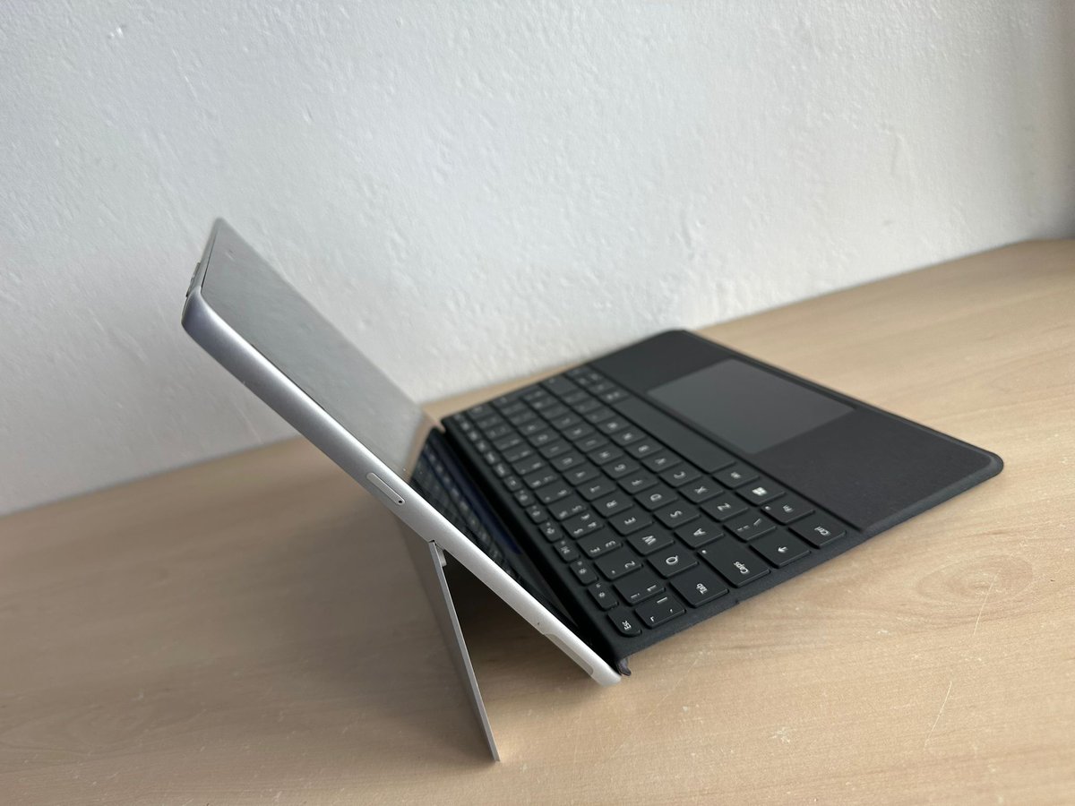 Surface Go 10" Touchscreen Intel Pentium
 8GB RAM and 256GB Fast SSD Wins 11 Pro
GPU: Intel(R) HD Graphics
64 bits sys Win11Pro
256GB SSD and 8GB DDR4 RAM
12.5" screen size Full UHD
1USB C Port, SD, SIM Slot and audio port
Ksh15,000
0721922679
#HarambeeStars #HarambeeStarsRoars