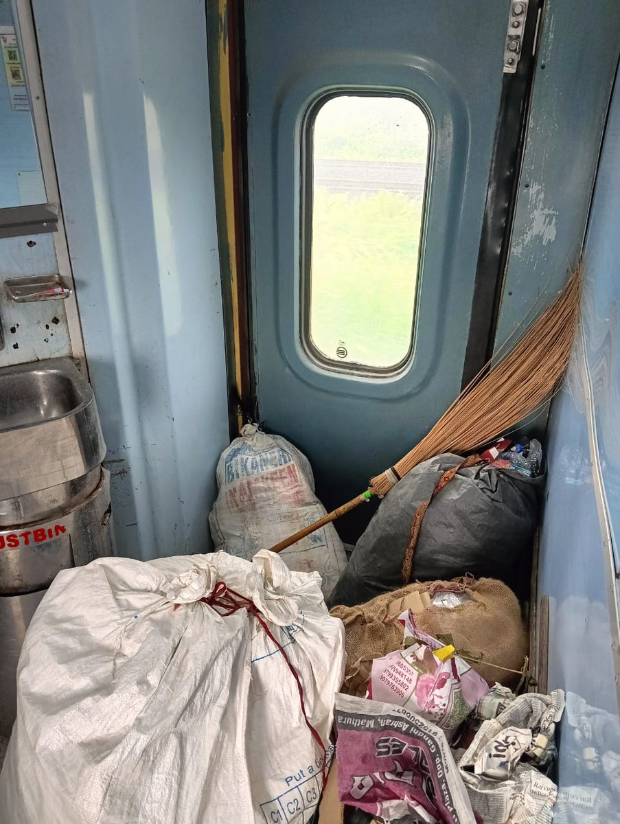 mgajria's tweet photo. Dear @AshwiniVaishnaw ji,  @IndianRailUsers @indianrail
Traveling to Mumbai from Surat, couldn't even board the train as door was blocked with garbage... Has to board from the next bogie with the luggage... We are aged 50 plus 
And there seem some unreserved  random passengers https://t.co/tJiDi4tXZo