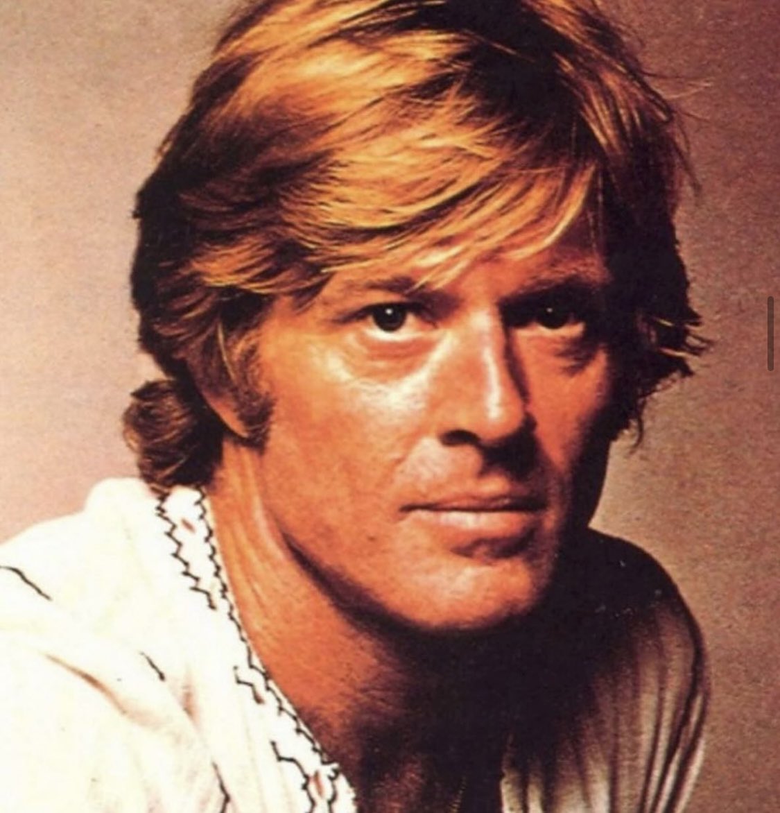 ANNIVERSAIRE 🎂 
Né le 18 août 1936, Robert Redford fête ses 89 ans aujourd’hui, le jour du premier anniversaire du départ d’un autre monument Alain Delon

Acteur, réalisateur, producteur, fondateur du Sundance Institute et du célèbre Festival de Sundance, sa filmographie