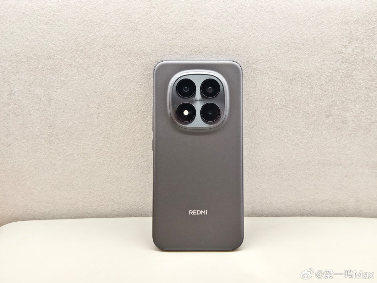 basudevtalk's tweet image. Redmi Note 15 Pro+ showcases real-life images in all four stunning 🌈color options:  
⚫ Midnight Black
⚪ Cedar White  
🔵 Azure Blue  
🟣 Misty Purple  
Pick your favorite one! 😊
#Redmi #RedmiNote15Series #RedmiNote15ProPlus #Xiaomi #TrendingNews #TechNews #ComingSoon