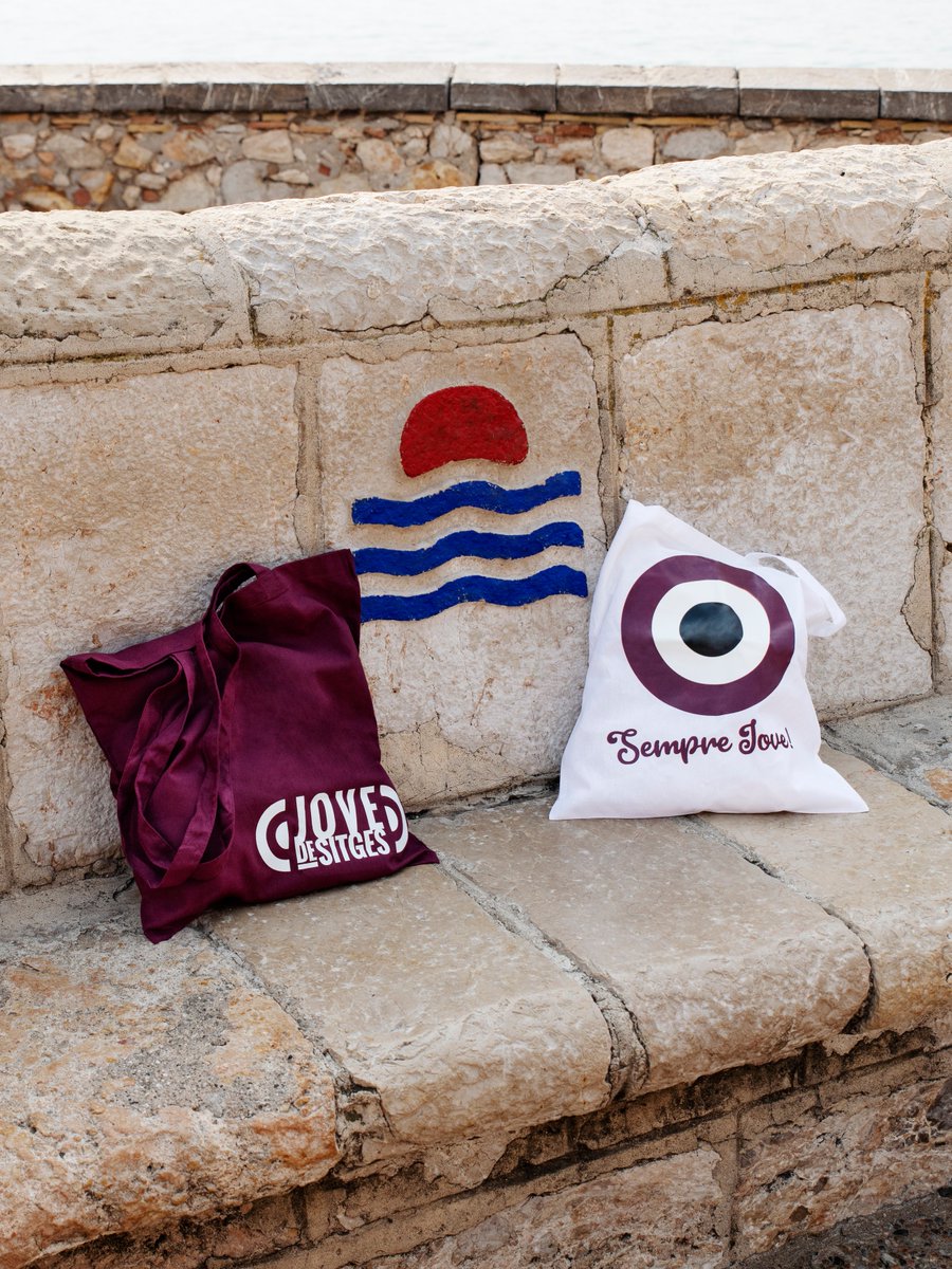 🆕 Has vist com són de molons els nous productes de marxandatge?
✅ Samarretes grises diana ‘Sempre Jove’
✅ Samarretes de color vi futbolí ‘Fins al final!’
✅ Tops color vi diana
✅ Tote bags diana ‘Sempre Jove’
✅ Tote bags logo
✅ Braçalets ‘Sempre Jove’
✅ Vi de Color Vi
