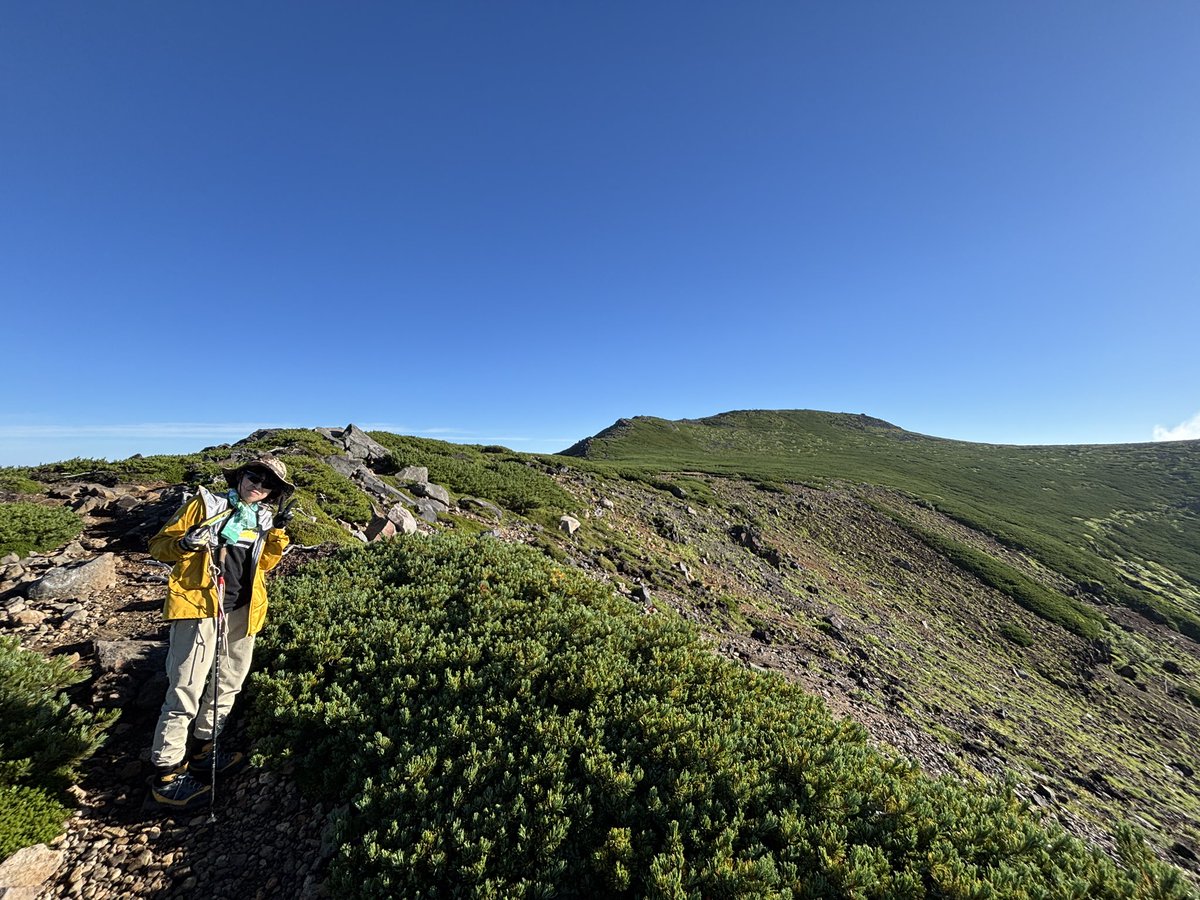 tosh1102's tweet photo. 2025.8.15-16 
#御嶽山　登山　備忘録
2日目は御来光からの
#継子岳 ピストンで。
#天空のアップルパイ をいただき
#五の池小屋 を後にしました。
#ジョーズ岩 は下の方がそれっぽい。#濁河温泉 を目指してヘロヘロになりながらも無事下山。 https://t.co/aiDqqxEDUf