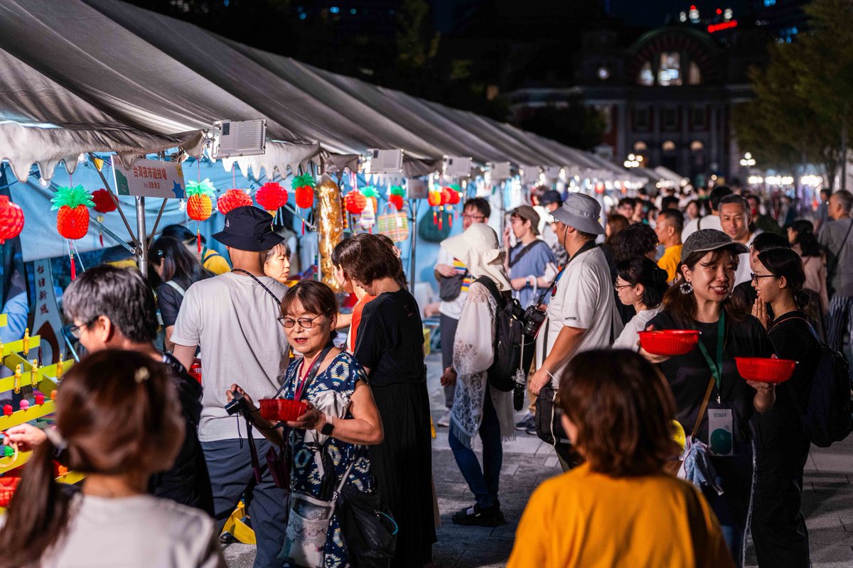 TaiwanTodayJP's tweet photo. 8月9日（土）と10日（日）の週末に続き、16日（土）と17日（日）の週末も大阪市中之島公園で中華文化総会が主催する台湾カルチャーの祭典「TAIWAN PLUS 2025 台日新風」が開催されました。合計4日間で延べ10万人が会場に足を運びました。
@Taiwan_Plus @gacc_tw
📸中華文化総会
☟TAIWAN TODAY日本語版公式サイトで全文を読む
 https://t.co/zRDV74HkEo