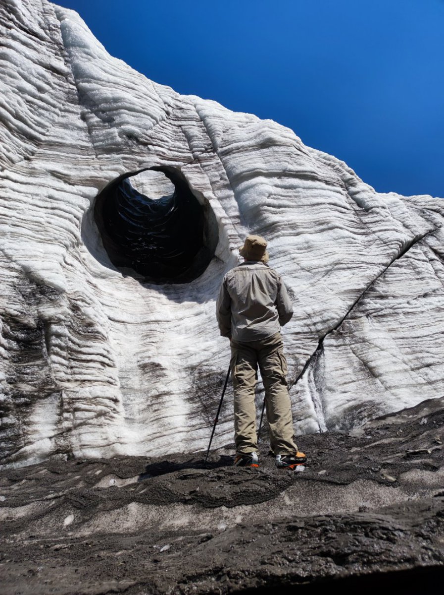 VAW_glaciology's tweet image. Recent @glamos_ch fieldwork on the #PlaineMorte glacier by @matthias_huss confirms what our models had already indicated: massive ice loss caused by the August heatwave in Switzerland. Even when expected, it is still striking, and sobering, to witness a glacier in its final days.