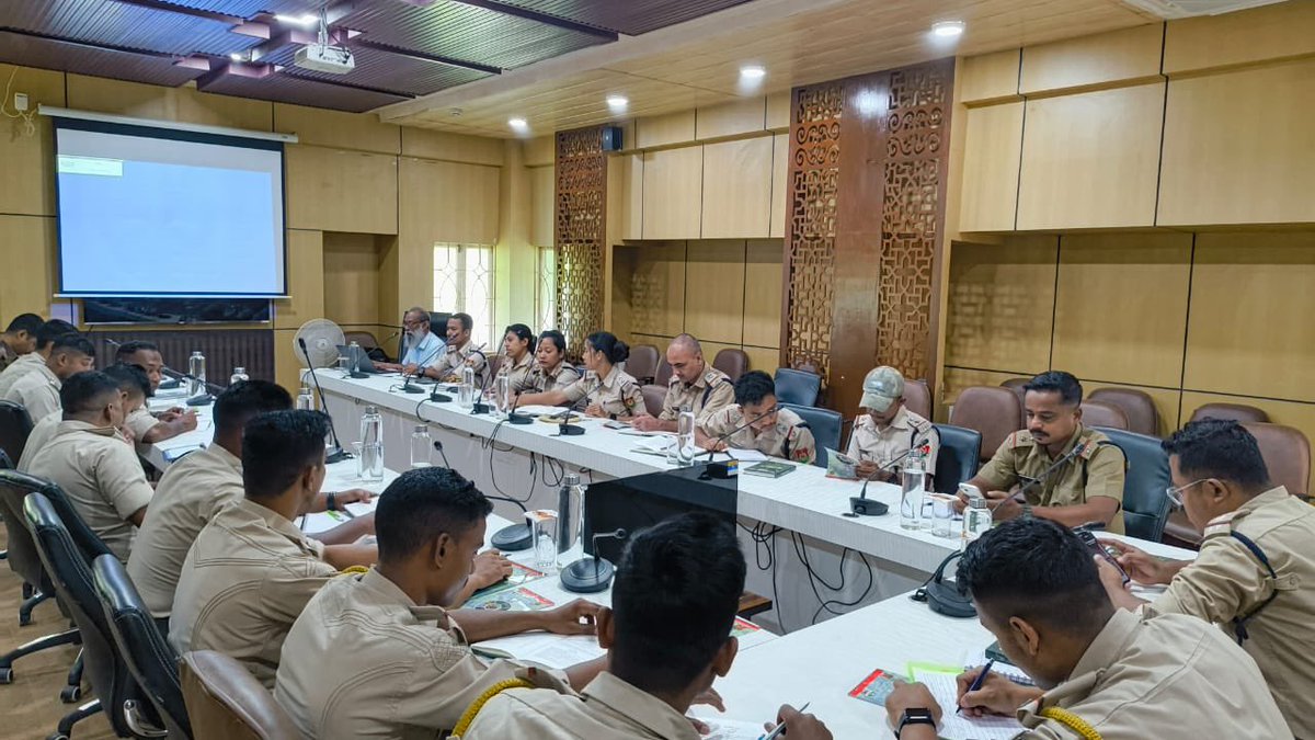 21 officers of the Eastern Assam Wildlife Division are undergoing training on ‘Wildlife Law and Offence Report Writing’ led by Shri B.N. Talukdar. Supported by WTI the 5 day workshop was inaugurated by <a href="/sonalighoshdws/">SONALI GHOSH</a>, Director <a href="/kaziranga_/">Kaziranga National Park & Tiger Reserve</a> NP &amp; TR. Supported by The Serenity Trust