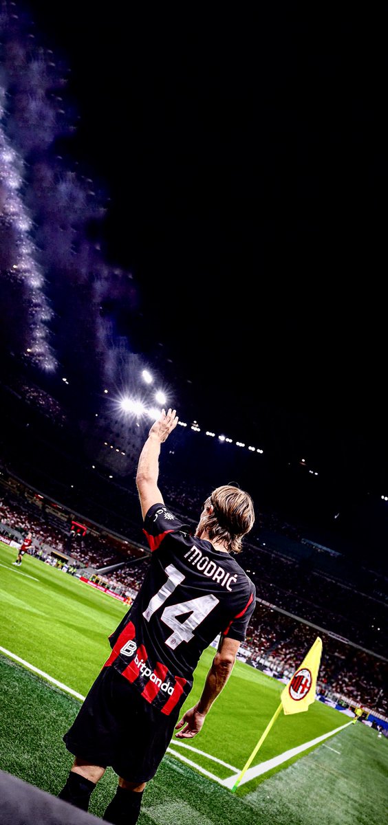 ⁴ᴷ Luka Modric ❤️🖤

#LukaModric #ACMilan #Milan