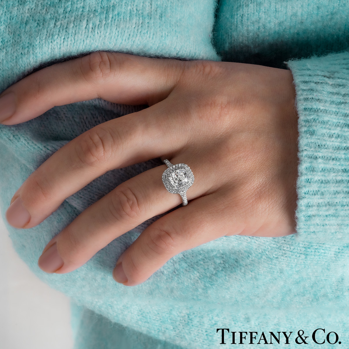 RichDiamonds's tweet photo. Finding the Perfect Tiffany Engagement Ring Setting 💍

Choosing the right Tiffany &amp; Co. setting is as important as the diamond. From timeless solitaires to intricate halos, discover how to select a style that suits your partner’s lifestyle and taste.

https://t.co/bdhNk2Vv89 https://t.co/cc87Mde5rM