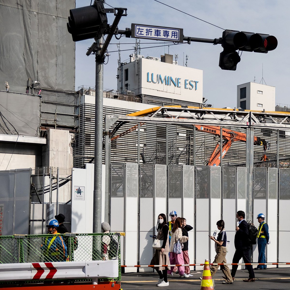 Lewis Bush tweet media