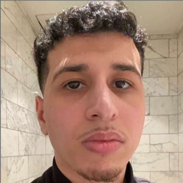 how i look with only one contact in