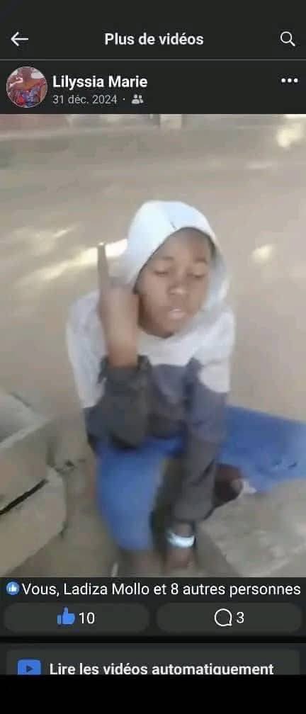 🔴🇨🇲 🚨 Cameroun | 
5 enfants (12-18 ans) toujours otages de Boko Haram après l’attaque d’un bus Touristique Express à Ziga Zigazé (13 août).
Les ravisseurs exigent 50M FCFA aux familles et menacent du pire.