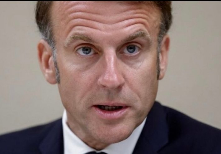 Droitard_1er's tweet photo. Ce s@lopard veut la guerre, le chaos, pour garder le pouvoir après 2027. 
Il fracture la France en espérant une guerre civile.
Il veut emmener l'UE dans la guerre entre la Russie et l'Ukraine.
La guerre est sa seule issue de secours.
#MacronDestitution 
#MacronLaHonte https://t.co/D2HLNk63hr