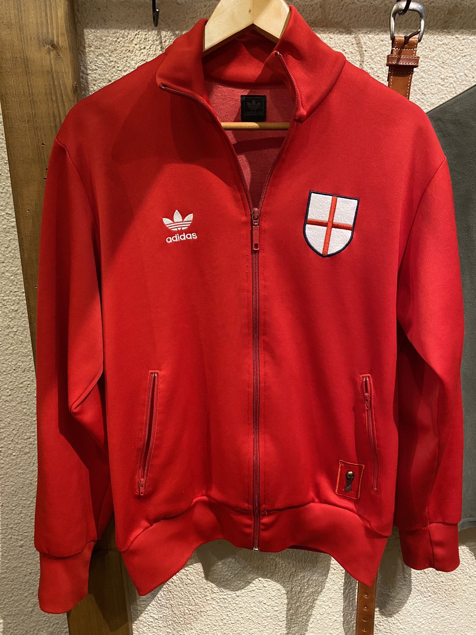 【９４アメリカW杯予選着用】イングランド代表 ９３／９４（H）襟付きモデル 94アメリカW杯予選着用】イングランド代表 93／94（H）襟
