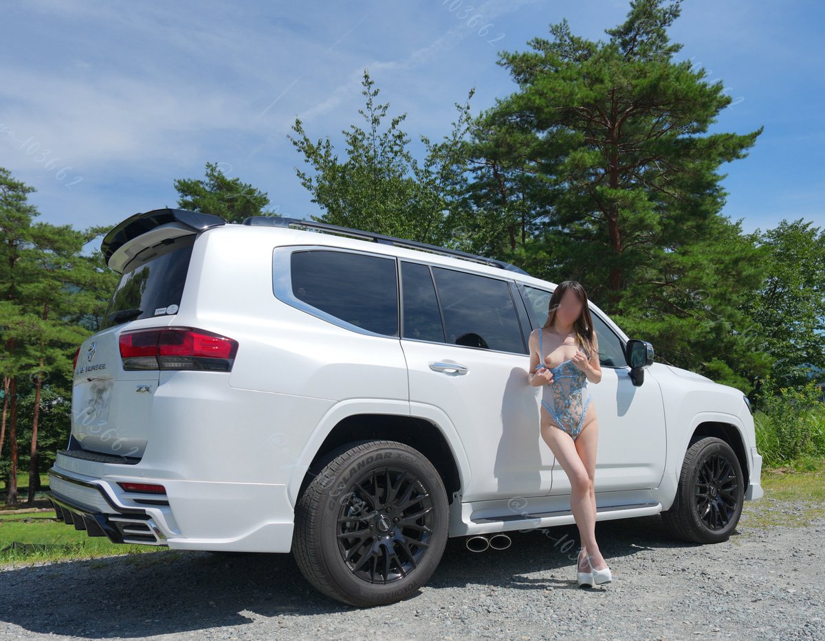 車シリーズ第5弾🚗³₃
スープラ▶︎ハチロク▶︎コペン▶︎AQUAと来て

三年待ってやっと納車✨ランクル300
大きいから廃墟には行けないかな🥺