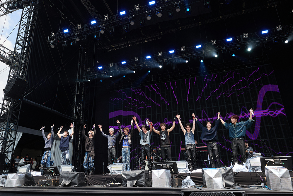 ORICON NEWS(オリコンニュース) (@oricon) on Twitter photo TREASURE、サマソニ大阪で“灼熱”ステージ🔥
“ライブ型アーティスト”としての本領発揮
oricon.co.jp/news/2401688/?…
#TREASURE <a href="/yg_treasure_jp/">TREASURE JAPAN OFFICIAL</a> <a href="/ygtreasuremaker/">TREASURE MAKER</a> TREASURE、サマソニ大阪で“灼熱”ステージ🔥
“ライブ型アーティスト”としての本領発揮
oricon.co.jp/news/2401688/?…
#TREASURE <a href="/yg_treasure_jp/">TREASURE JAPAN OFFICIAL</a> <a href="/ygtreasuremaker/">TREASURE MAKER</a>