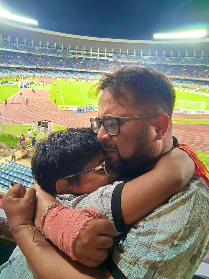 EBRPFC's tweet photo. This part of my life, this little part, is called happy-ness ❤️💛

#JoyEastBengal #DurandCup2025 https://t.co/puyQoQWG0D