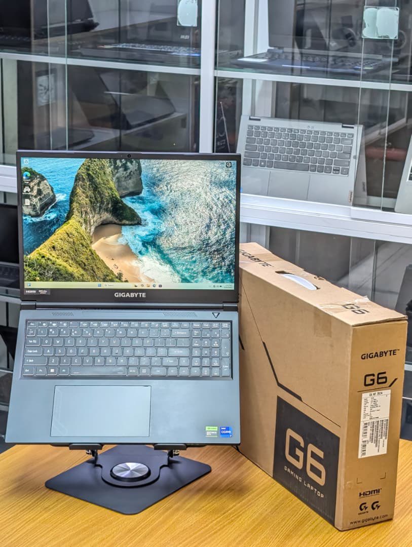 Good morning bless new week 
What are you buying from us this week 🥺🥺🥺🥺🙏🏾
Gaming destops 
Adjustible height tables 
Monitors 
Laptops 
Starlinks 
Gaming chairs 
Etc