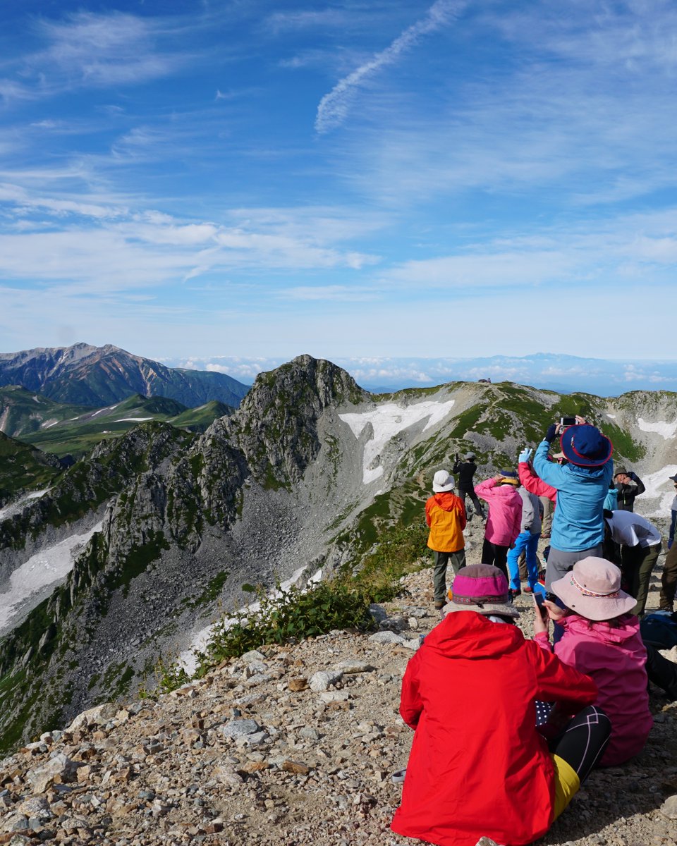 立山の主峰・雄山(標高3,003m)に登ってきました⛰️
山頂の雄山神社で祈祷を受け、雲海や富士山・白山まで見渡せる絶景に感動✨
登山レポはブログにまとめました👉プロフィールから
#雄山 #立山 #登山記録 #登山好きな人と繋がりたい #山旅 #絶景 #雲海 #富山観光 #日本三霊山
