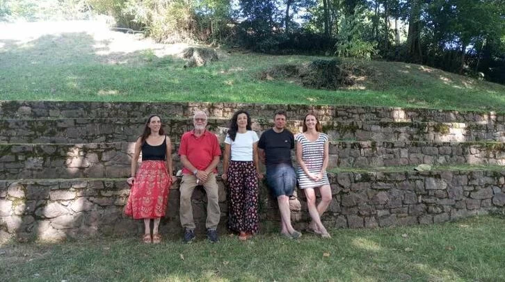 MediabaskInfo's tweet photo. PoeziGara sème ses rimes à Citadelle en scène #poesie #culture #bassenavarre https://t.co/XVKr3xCmMu https://t.co/GV4CNsC08I