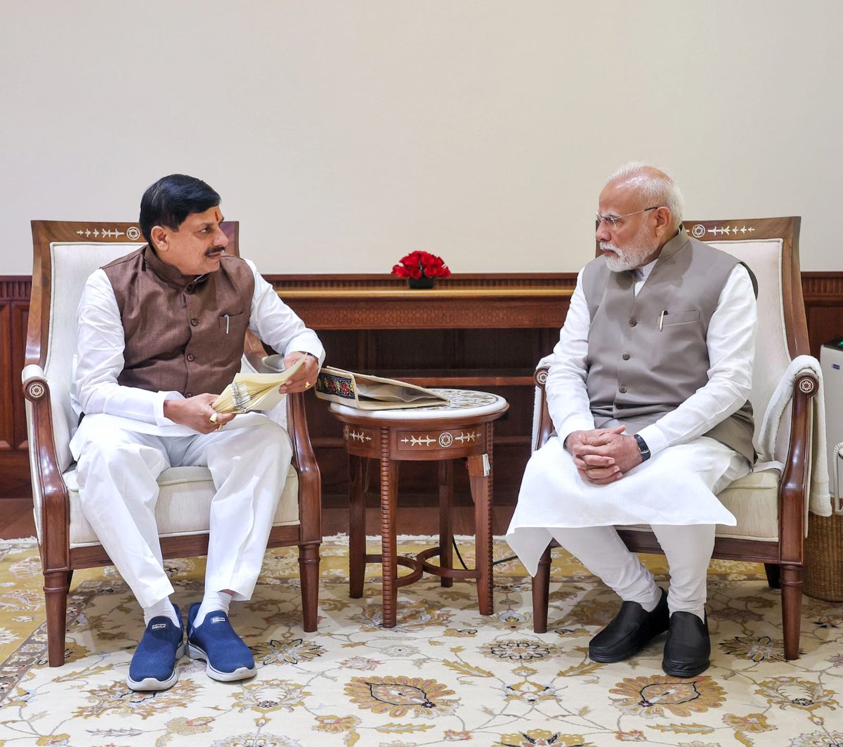 Dr Mohan Yadav (@drmohanyadav51) on Twitter photo आज नई दिल्ली में आदरणीय प्रधानमंत्री श्री <a href="/narendramodi/">Narendra Modi</a> जी से शिष्टाचार भेंट कर मार्गदर्शन प्राप्त किया।
आदरणीय प्रधानमंत्री जी से की गई प्रत्येक भेंट नई ऊर्जा एवं प्रेरणा का संचार करती है। इस अवसर पर उन्हें मध्यप्रदेश पधारने का निमंत्रण भी दिया। आज नई दिल्ली में आदरणीय प्रधानमंत्री श्री <a href="/narendramodi/">Narendra Modi</a> जी से शिष्टाचार भेंट कर मार्गदर्शन प्राप्त किया।
आदरणीय प्रधानमंत्री जी से की गई प्रत्येक भेंट नई ऊर्जा एवं प्रेरणा का संचार करती है। इस अवसर पर उन्हें मध्यप्रदेश पधारने का निमंत्रण भी दिया।