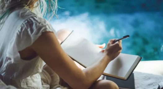 😎 Sol, tumbona y… ¿libro en mano?

Asegúrate de cumplir los 10 mandamientos de la lectura en verano 📚☀️

👉 Tips y verdades absolutas aquí: ow.ly/ESNl50WAyrP