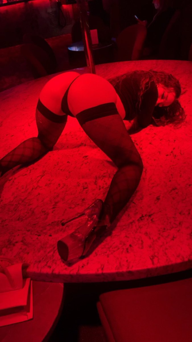 xodolcelv's tweet photo. Hey daddy for only 13$ a month you can see my p***** 🙈💦
#findom #goddess #paypiggy #18 https://t.co/9qJURo7lbG