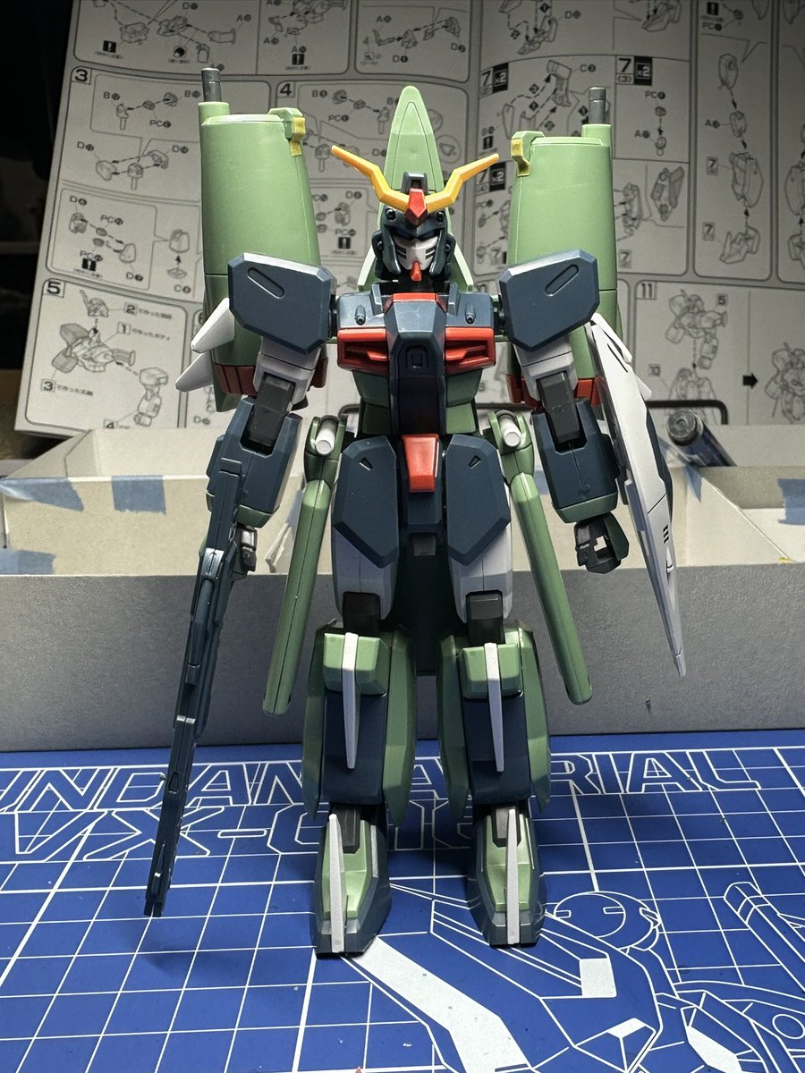 manatu918's tweet photo. ミサイル部分のフタがパカパカ過ぎてマステ貼っとかないといけないカオスガンダム、パカパカなのはうちの子だけかな? https://t.co/eckUT7fRus