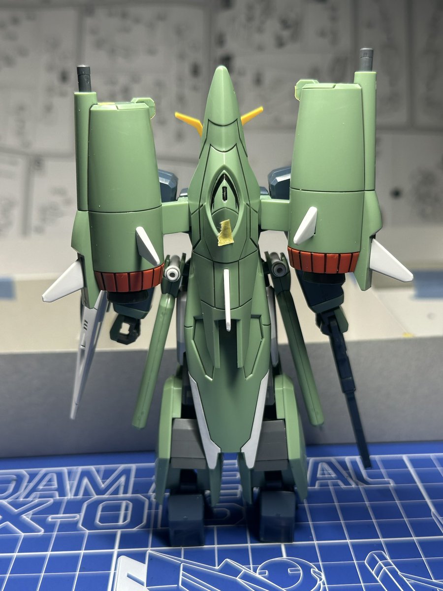 manatu918's tweet photo. ミサイル部分のフタがパカパカ過ぎてマステ貼っとかないといけないカオスガンダム、パカパカなのはうちの子だけかな? https://t.co/eckUT7fRus