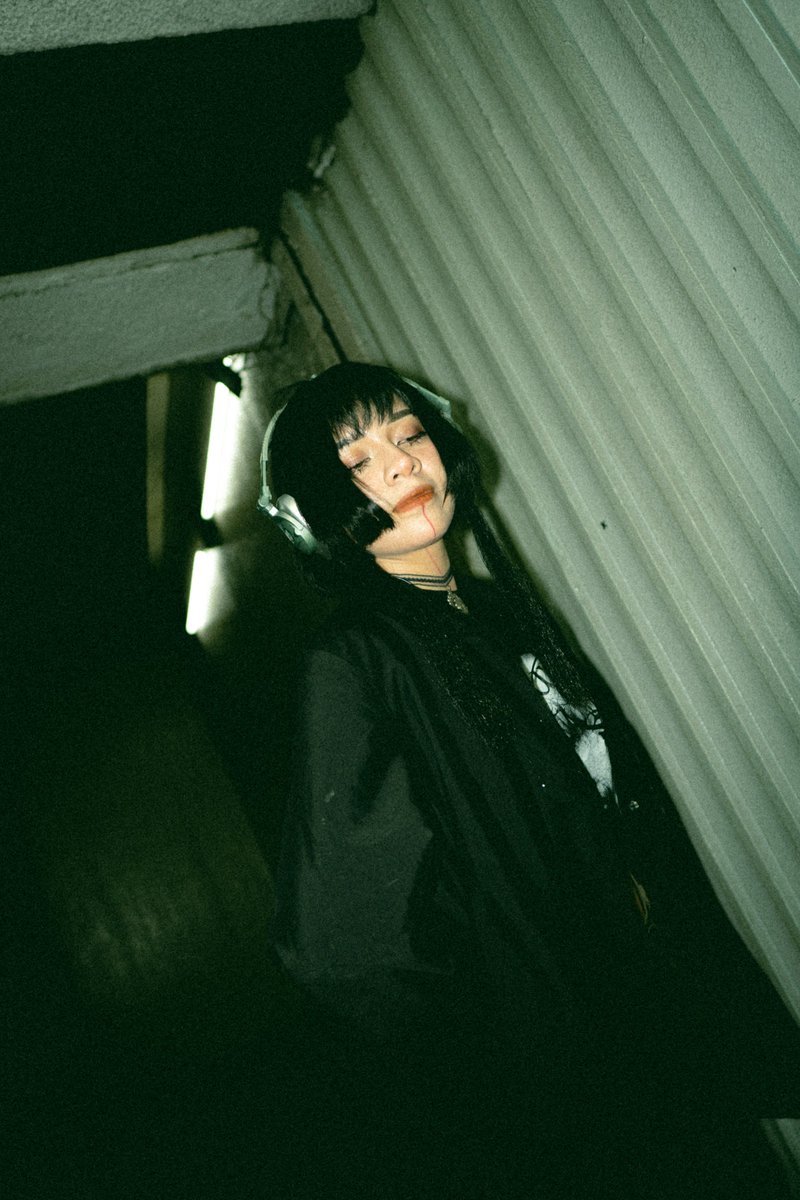 ViltroxOfficial's tweet photo. Portraits shot with Vintage Z1 flash.

Shot by @/devilforthefire_

#viltrox #viltroxvintagez1 #viltroxflash #vintagez1 #vintagestyle #vintagephotos #photography #cameraflash #cameragear #flashlight #speedlight #Flash #portraitphotography https://t.co/xAn710nzN1