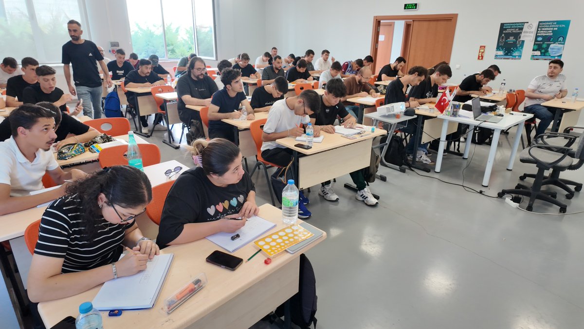 eosbmegem's tweet photo. MEGEM'DE EĞİTİMLER TÜM HIZI İLE DEVAM EDİYOR.
Eskişehir Organize Sanayi Bölgesi bünyesinde faaliyet gösteren Mesleki Edindirme ve Geliştirme Merkezi'nde (MEGEM) 45. dönem kursunda ilk hafta geride kaldı.
@OsbEskisehir 
@EOSBESBEM https://t.co/e7N2JJ2R6M
