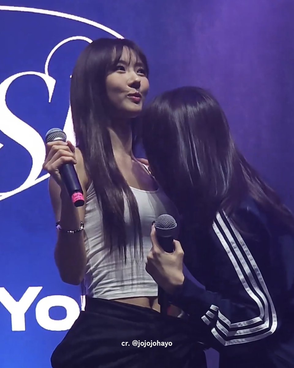 831x1O_'s tweet photo. 250817 Santiago 팬콘
#유아유 #지유 #유현 

하 지유언니 입술 뾱 나온 게 에바임ㅋㅋㅋㅋㅋ https://t.co/gu52Cqmlry
