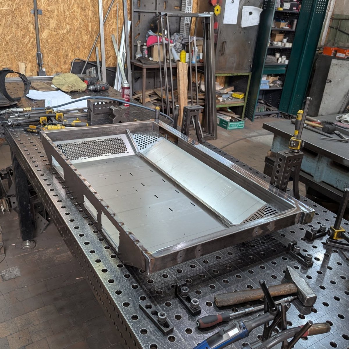 3dweldingtable's tweet photo. Precision meets strength. Our 3D welding tables give you accuracy, stability, and flexibility for every project. Built for makers who demand more than “good enough.” ⚙️✨

#Welding #Fabrication #weldingtable https://t.co/XjI2Vv1rrl