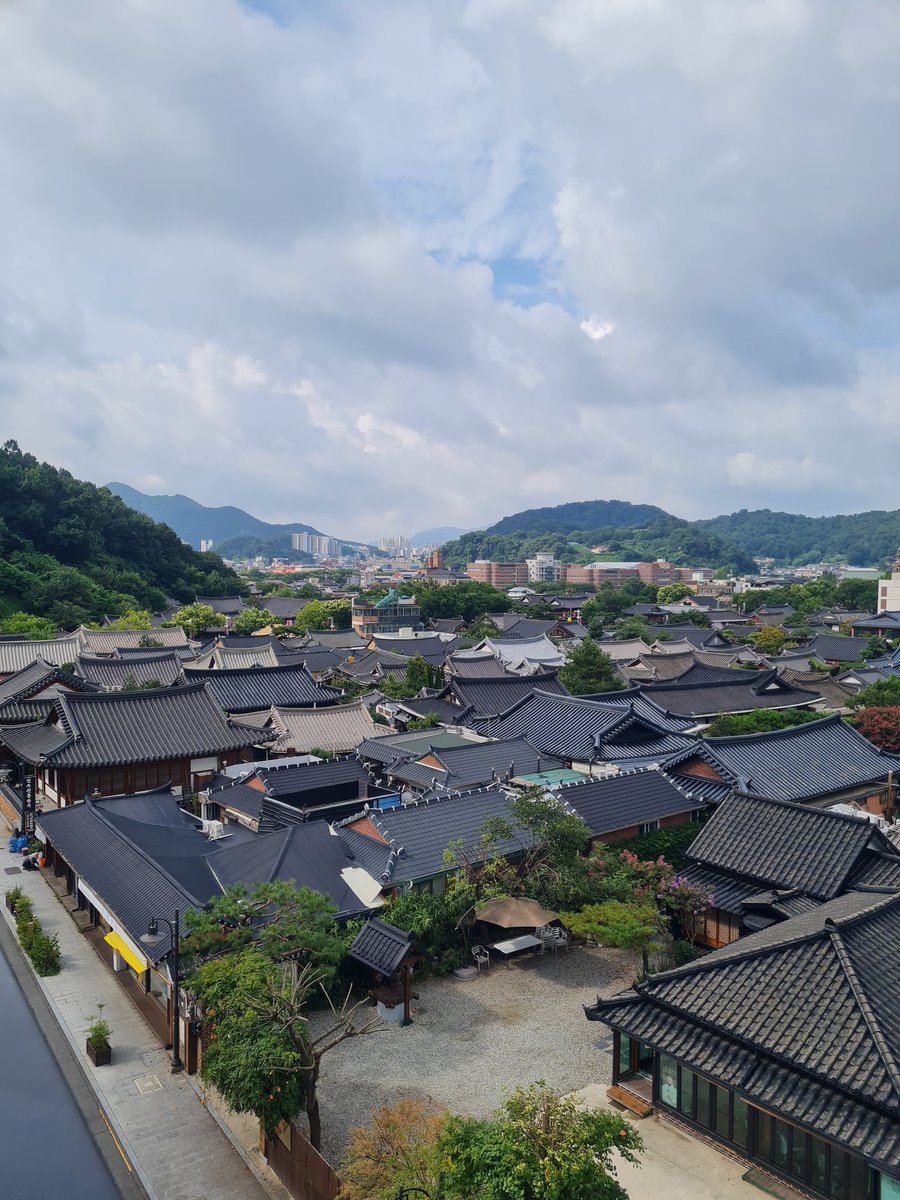 taydaylights2's tweet photo. jeonju 
🇰🇷 https://t.co/PCLerkzEtn