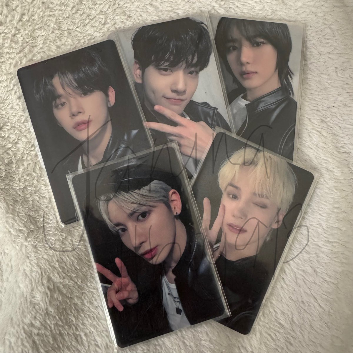 itboy913's tweet photo. PLS HELP RT
꒰wts lfb ph on hand꒱

✧.* Fight or Escape
➤ M2U LuckyDraw/ SELLING AS SET ONLY

₱ 3,000 (negotiable) + pf+ lsf
╰➤ selling as set only
╰➤ MOD - ggx/ sdd
╰➤ MOP - Gcash/ UnionBank/ Maya

🏷 txt tomorrow x together soobin beomgyu taehyun hueningkai https://t.co/x0TFVzLZHk
