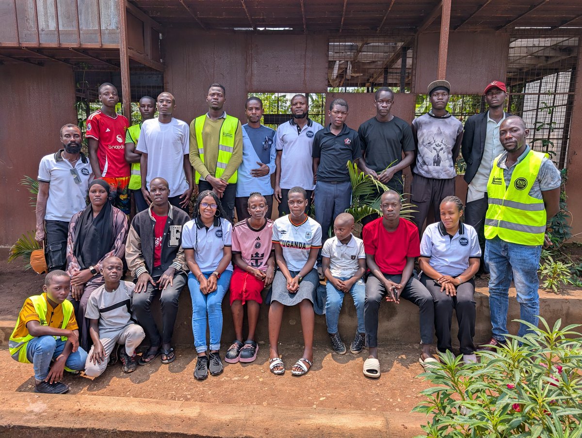 We 🙏Thank round one youth participants from the community of Masuulita Town.
•Members of Assay Youth Initiative.
•Masuulita Town students community.

We look forward to hosting 
• Youth Zero Waste Ambassadors Training 0.2

#Youth4ZeroWaste 
#CommunityAction 
#GoForZeroWaste